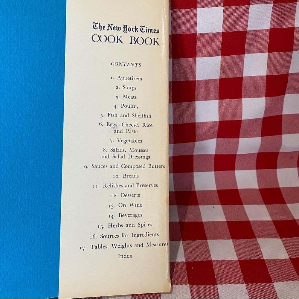 VINTAGE 1961 New York Times Cookbook Hardcover - Picture 8 of 8
